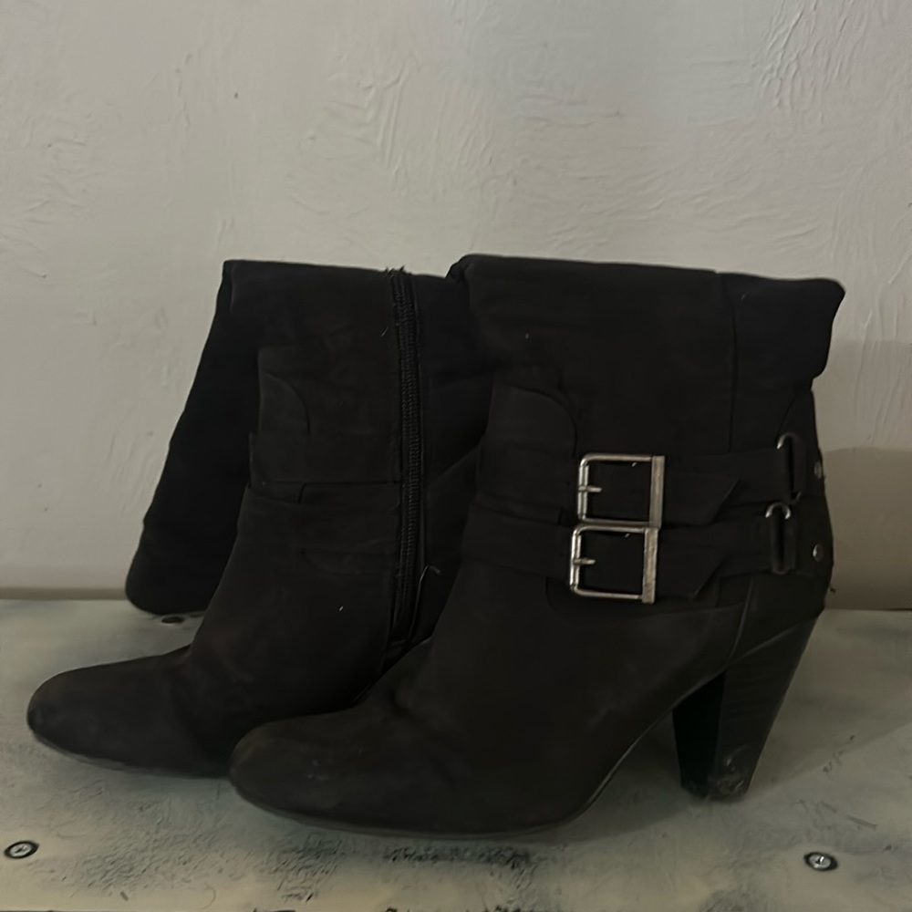 Women’s black boots
